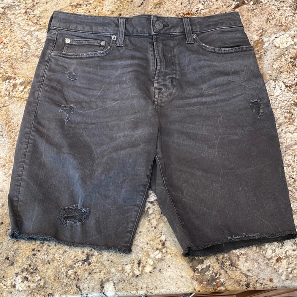 AEO Mens Next Level Flex Cutoff NWT size 30” inseam 9”